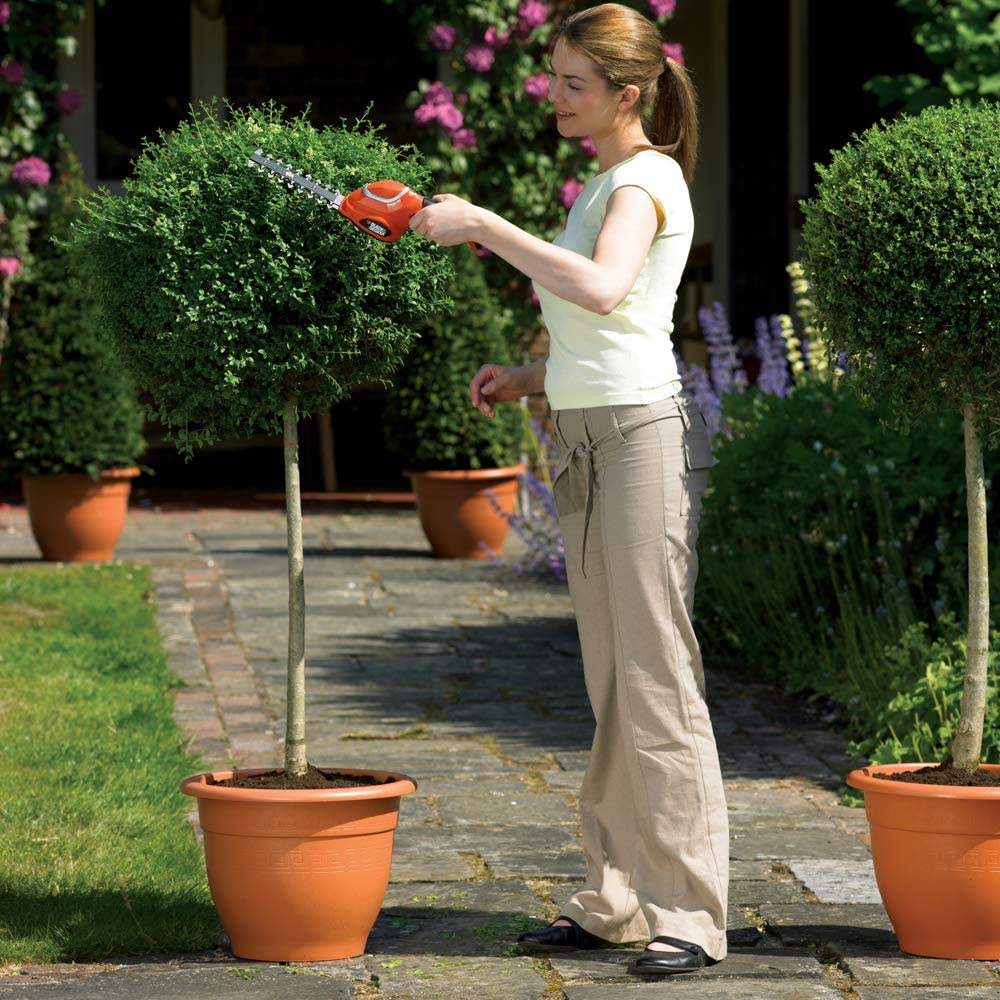 Black+Decker Cordless Garden Shear Shrubber Kit - GSL700-GB